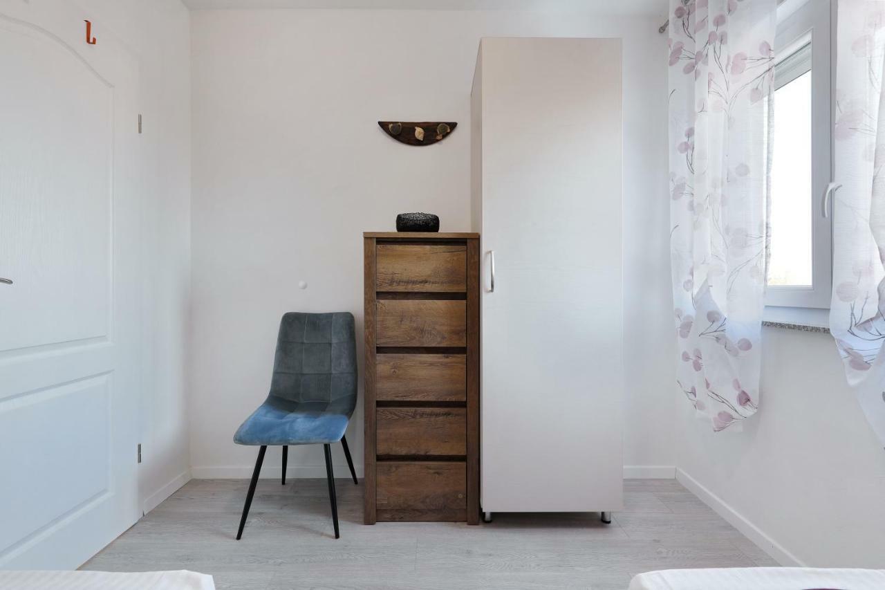 Holiday Home Hrast Debeljak ภายนอก รูปภาพ